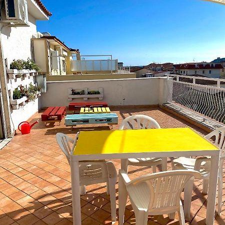 Scauri Attico Panoramico Apartment Минтурно Екстериор снимка